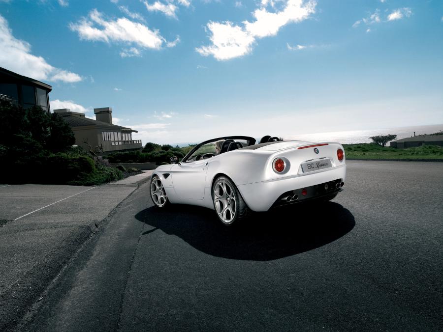  Alfa Romeo 8C Spider 2008 года  (фото 26 из 46)